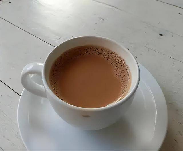 长沙女子9年狂喝3000杯奶茶,悲剧发生了 长沙女子9年狂喝3000杯奶茶,悲剧发生了