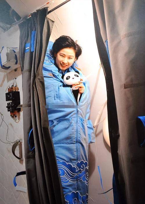 女航天员去太空前，为何要吃避孕药？