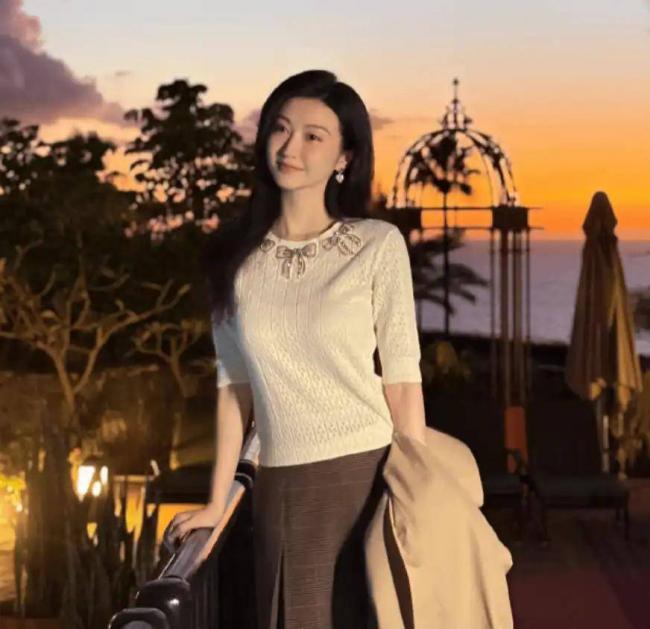 代孕返回实锤了?景甜急卖1.5亿江景房 代孕返回实锤了?景甜急卖1.5亿江景房