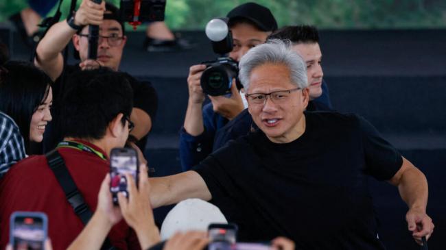 北京刚放的“超级卫星”，遭黄仁勋嗤之以鼻