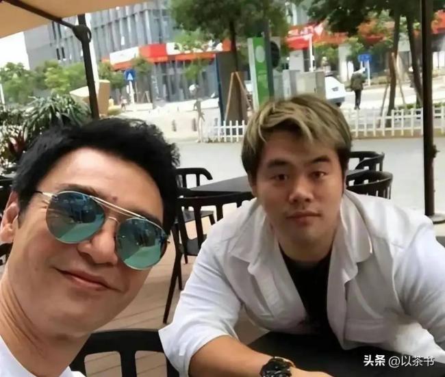 完全不像星二代,钟镇涛儿子定居上海创业 完全不像星二代,钟镇涛儿子定居上海创业
