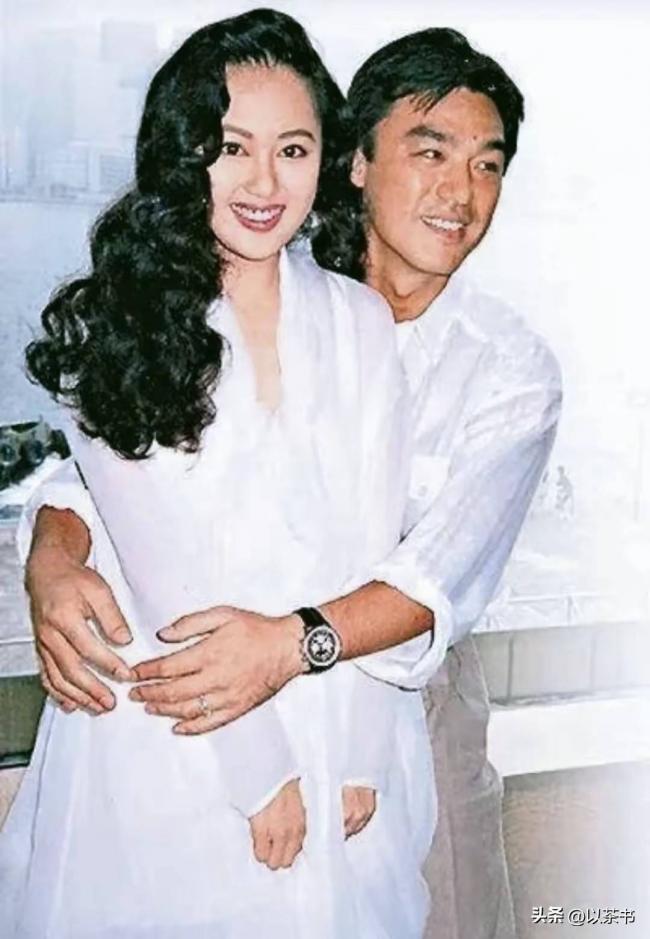 完全不像星二代，钟镇涛儿子定居上海创业