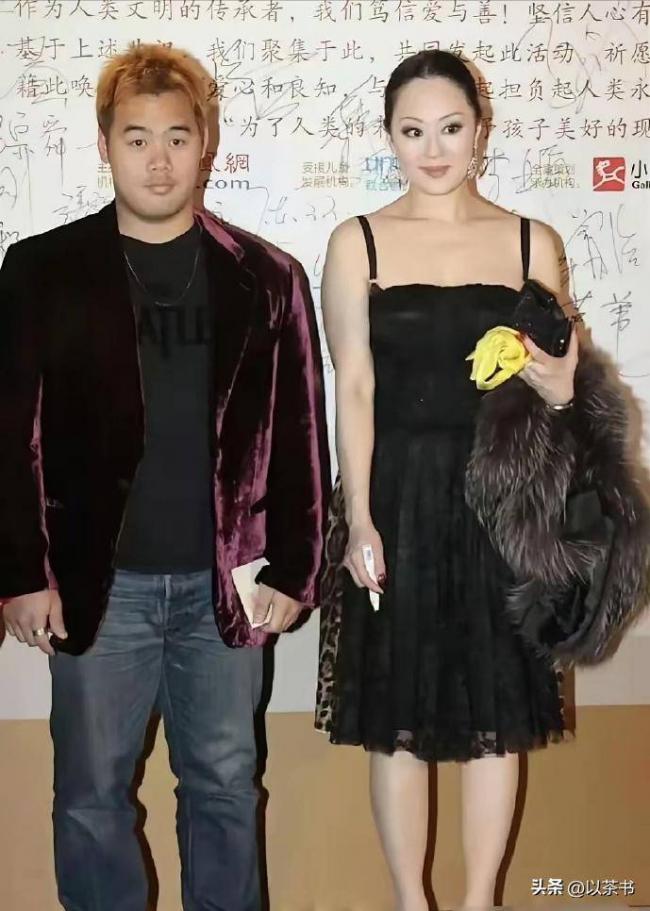 完全不像星二代，钟镇涛儿子定居上海创业