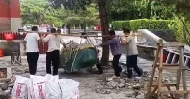 “多尔衮雕像”连夜突遭拆除 全网炸锅 “多尔衮雕像”连夜突遭拆除 全网炸锅
