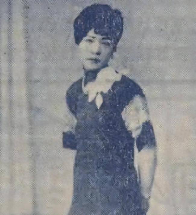 中国首位情色女作家，阅男无数，28岁跳海自杀