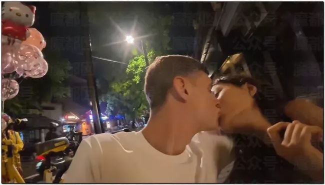 英网红炫耀1天拿下中国美女 开房片疯传 网炸锅