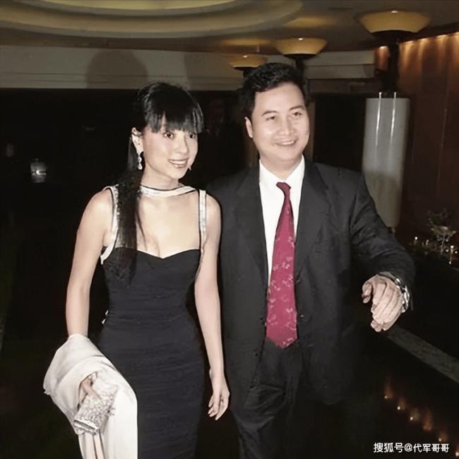 从最美郭芙到豪门弃妇 她如今尽情享受单身生活 从最美郭芙到豪门弃妇 她如今尽情享受单身生活