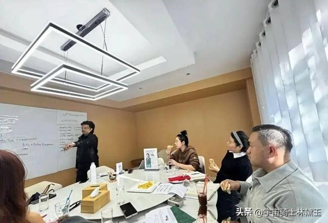 逃离北上广!中国年轻人挤爆尼泊尔 逃离北上广!中国年轻人挤爆尼泊尔