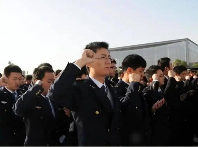 中组部划清公务员范围：这8类人员才算