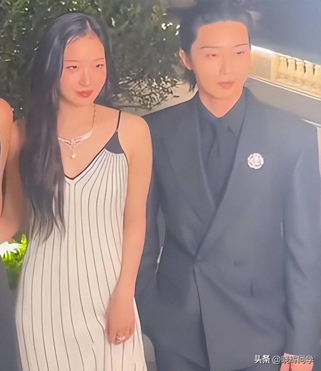 ���ζ�ʢ�䣺��ѸС��¡��������ͷͺ����