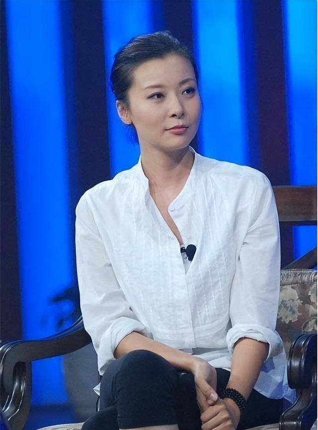 爷爷是上将 爸爸是副参谋长 她52岁依旧单身 爷爷是上将 爸爸是副参谋长 她52岁依旧单身