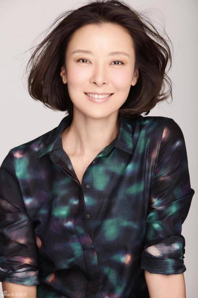爷爷是上将 爸爸是副参谋长 她52岁依旧单身 爷爷是上将 爸爸是副参谋长 她52岁依旧单身