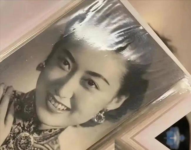蒋经国和美人张正芬合影,难怪她看不上伊能静 蒋经国和美人张正芬合影,难怪她看不上伊能静