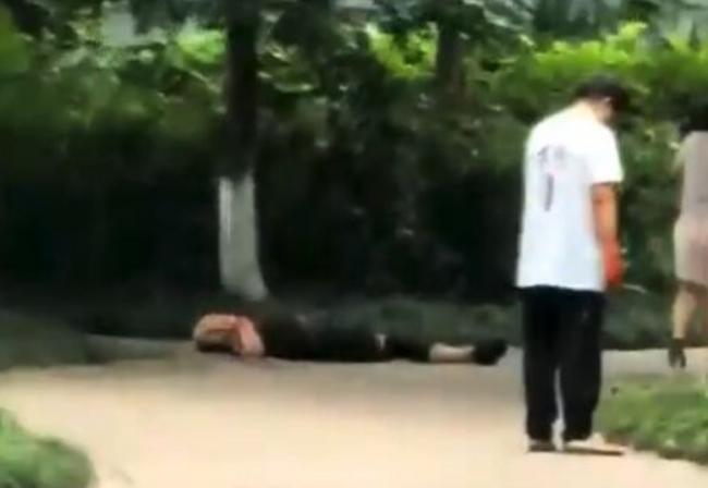 副教授刺死副校长   高举血手大喊“替天行道”