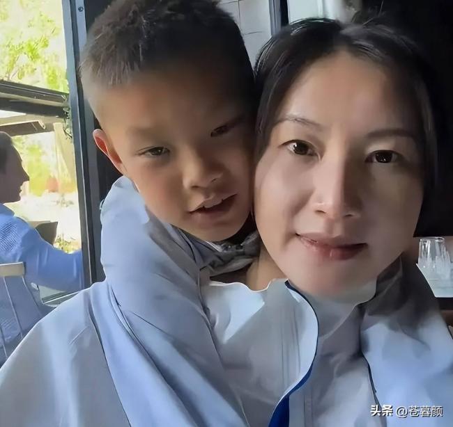 嫁给林丹十几年,如今拖家带口定居西班牙 嫁给林丹十几年,如今拖家带口定居西班牙
