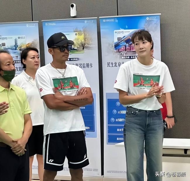 嫁给林丹十几年,如今拖家带口定居西班牙 嫁给林丹十几年,如今拖家带口定居西班牙