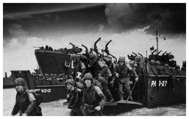 二战最萌身高差:1.6米英国兵抓到2.3米德国兵 二战最萌身高差:1.6米英国兵抓到2.3米德国兵