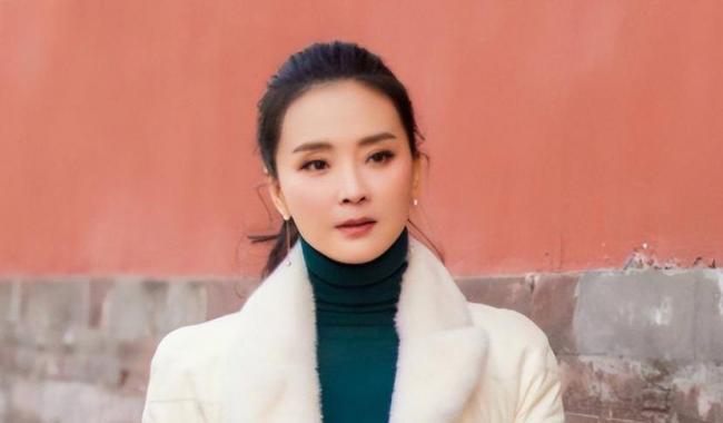 王艳没想到 富豪丈夫失联7年后 儿子却给她长脸 王艳没想到 富豪丈夫失联7年后 儿子却给她长脸