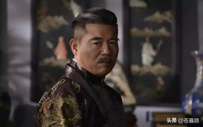 娶小27岁央视主持为妻,58岁才当爸低调幸福 娶小27岁央视主持为妻,58岁才当爸低调幸福