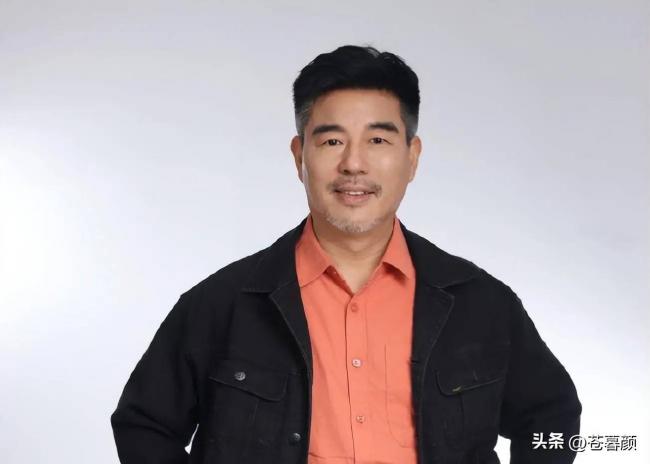 娶小27岁央视主持为妻,58岁才当爸低调幸福 娶小27岁央视主持为妻,58岁才当爸低调幸福