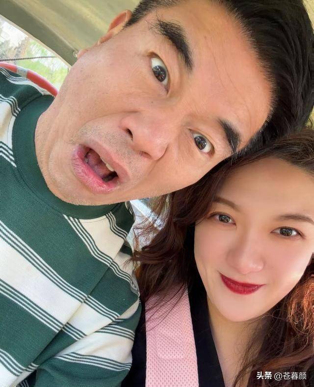 娶小27岁央视主持为妻,58岁才当爸低调幸福 娶小27岁央视主持为妻,58岁才当爸低调幸福