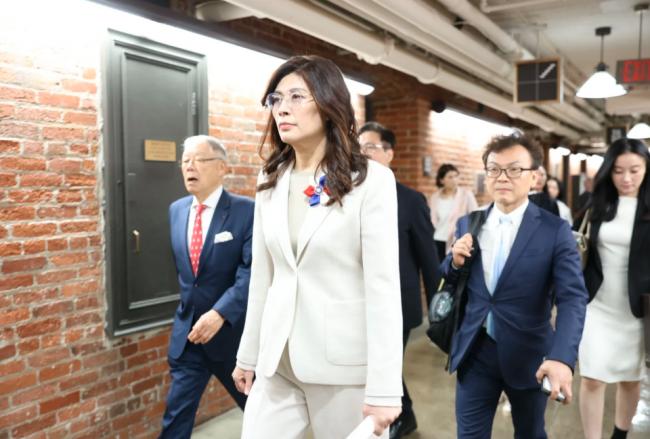 热评:美方对什么样的访客会“降级接待” 热评:美方对什么样的访客会“降级接待”