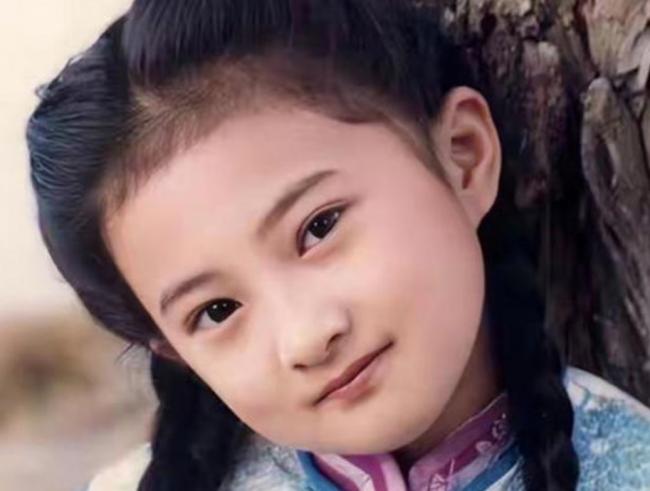 她从小婉君到北大高材生 45岁仍不婚不育 她从小婉君到北大高材生 45岁仍不婚不育