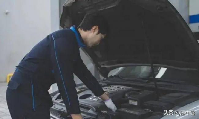 为啥街边修理厂不敢修新能源车?真相太扎心 为啥街边修理厂不敢修新能源车?真相太扎心
