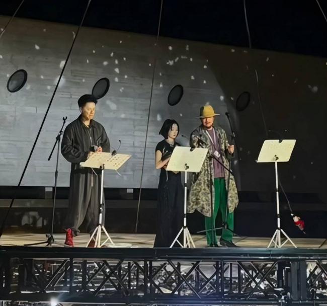�ܶ��껰���¼������� ��ý�³�ŭ��