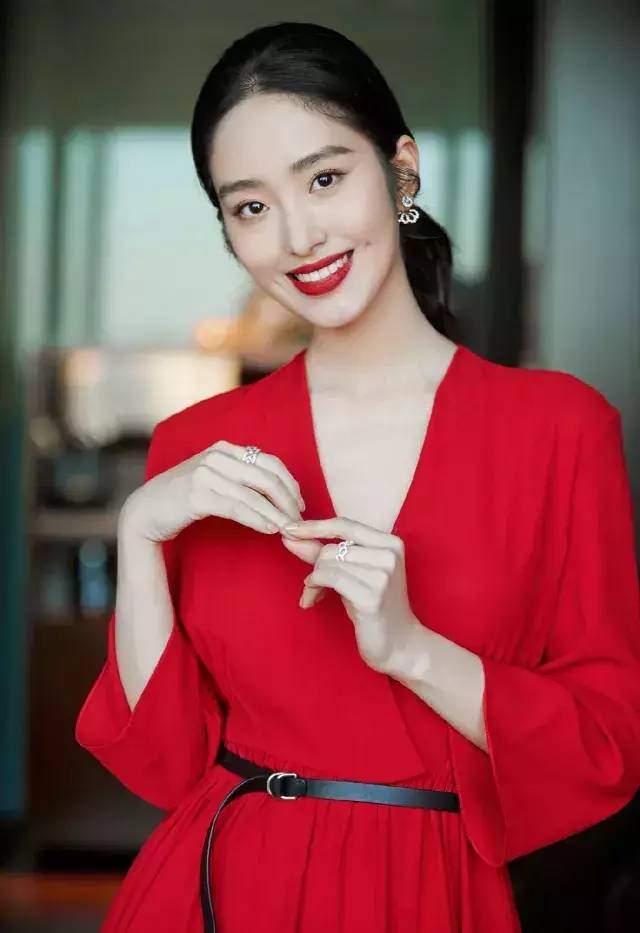 抢刘亦菲干爹10年后,她隐婚生子被嘲 抢刘亦菲干爹10年后,她隐婚生子被嘲