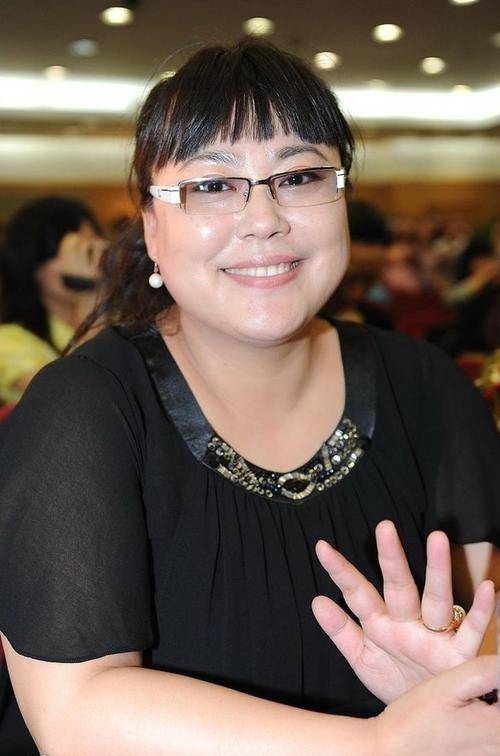 她三婚三离、诈骗网友、患上癌症,迎来现世报 她三婚三离、诈骗网友、患上癌症,迎来现世报