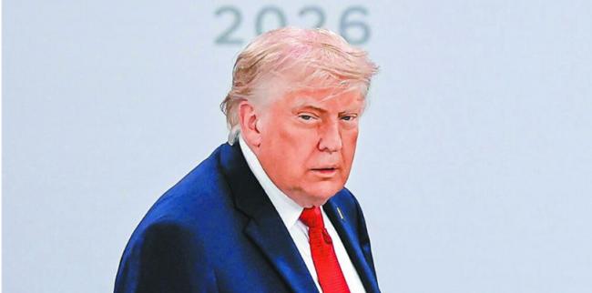 新书揭川普随时携带一把巨大剪刀 用途曝 新书揭川普随时携带一把巨大剪刀 用途曝
