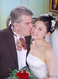 ���������Ů���߼޴�30�������ٽ� �������