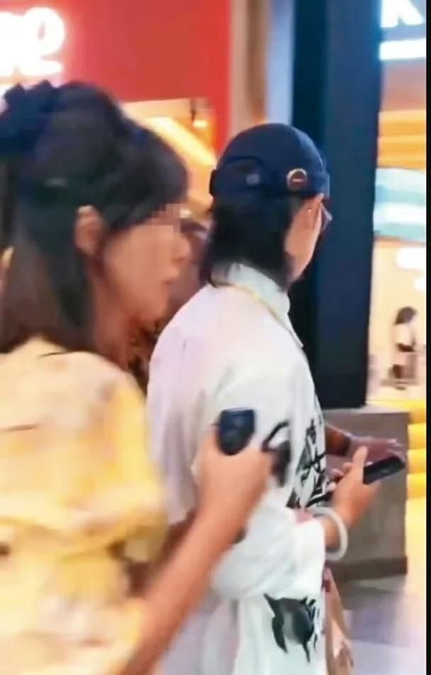 47岁吴建豪二婚:妻子身份曝光 颜值像明星 47岁吴建豪二婚:妻子身份曝光 颜值像明星