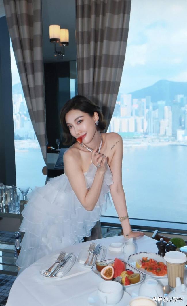 他们早已离婚:一个独自养娃,一个向名媛求婚 他们早已离婚:一个独自养娃,一个向名媛求婚
