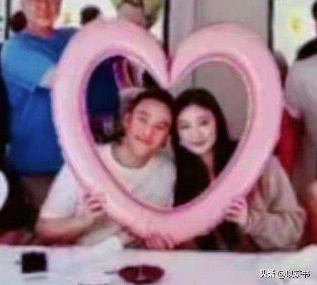他们早已离婚:一个独自养娃,一个向名媛求婚 他们早已离婚:一个独自养娃,一个向名媛求婚