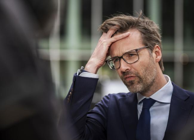 遭中方制裁的他高调访北京 毛宁尴尬回应 遭中方制裁的他高调访北京 毛宁尴尬回应