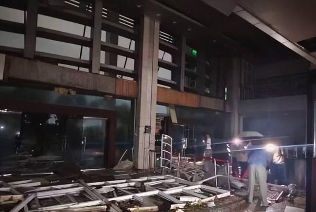 震撼影像:湖北罕见龙卷风灾害 多人伤亡 震撼影像:湖北罕见龙卷风灾害 多人伤亡