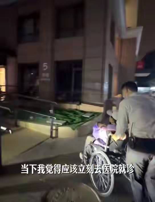 47岁刘璇半小时吐了15次,连夜坐轮椅进急诊 47岁刘璇半小时吐了15次,连夜坐轮椅进急诊