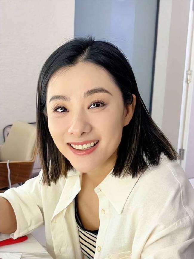 47岁刘璇半小时吐了15次,连夜坐轮椅进急诊 47岁刘璇半小时吐了15次,连夜坐轮椅进急诊