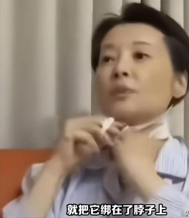 袁立坐轮椅回归!九死一生,狠打造谣者的脸 袁立坐轮椅回归!九死一生,狠打造谣者的脸