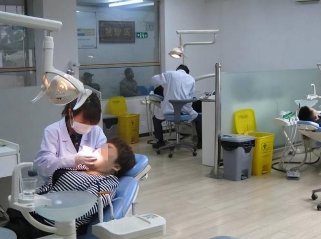 牙科变天了?曾经种牙上万,如今六百 牙科变天了?曾经种牙上万,如今六百