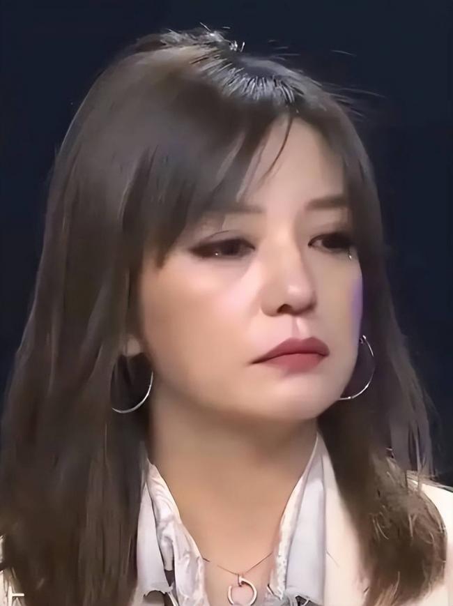 不是黄晓明和黄有龙!赵薇唯一能依靠的 只有他 不是黄晓明和黄有龙!赵薇唯一能依靠的 只有他