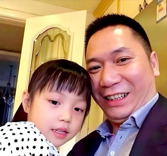 黄有龙:与赵薇结婚当生意 离异后两人仍联系 黄有龙:与赵薇结婚当生意 离异后两人仍联系
