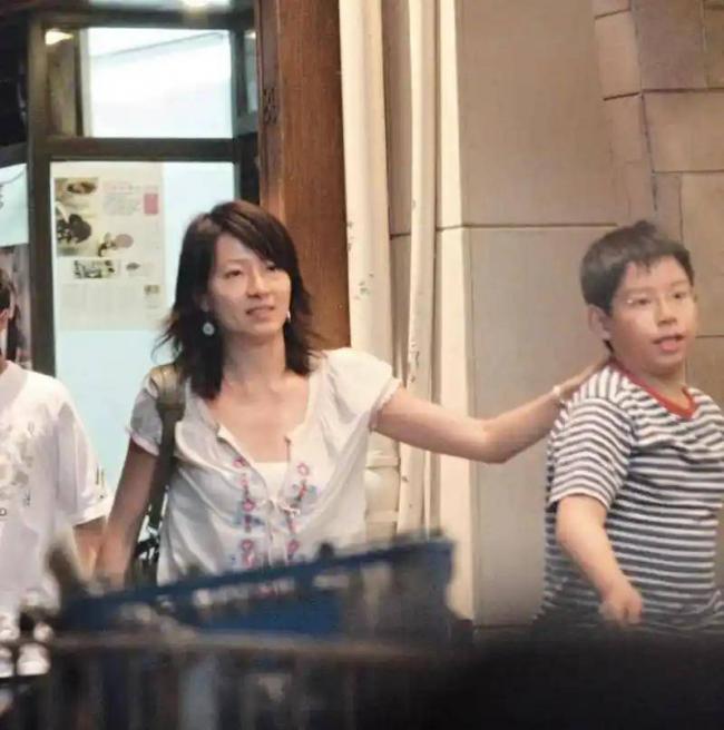 苦了原配:港圈三大佬喊丁克,晚年全都偷当爹 苦了原配:港圈三大佬喊丁克,晚年全都偷当爹