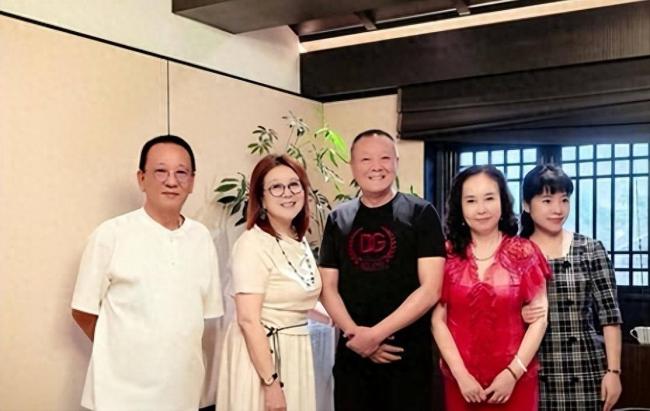 张艺谋没想到,苦干42年,给岳父岳母做了嫁衣 张艺谋没想到,苦干42年,给岳父岳母做了嫁衣