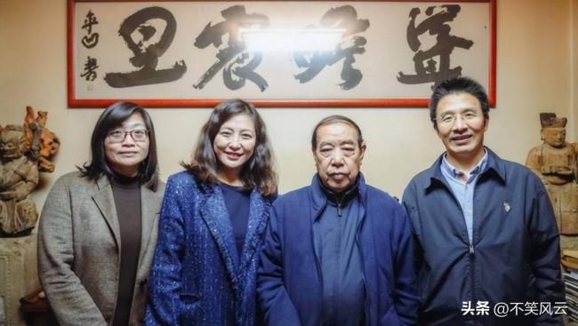 贾浅浅再迎两大噩耗,父亲贾平凹的老底也被扒 贾浅浅再迎两大噩耗,父亲贾平凹的老底也被扒
