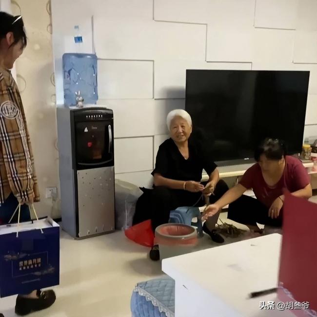 岳云鹏自曝母亲患尿毒症 每天透析、又患疱疹 岳云鹏自曝母亲患尿毒症 每天透析、又患疱疹