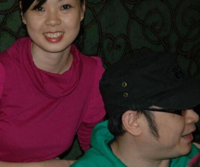 抛下40天女儿与人私奔 刀郎前妻见夫爆红找上门 抛下40天女儿与人私奔 刀郎前妻见夫爆红找上门