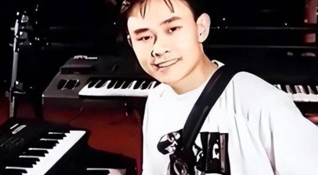 抛下40天女儿与人私奔 刀郎前妻见夫爆红找上门 抛下40天女儿与人私奔 刀郎前妻见夫爆红找上门
